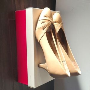 Naturalizer nude heals brand new